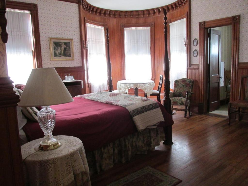 Pensacola Victorian Bed & Breakfast - image 3