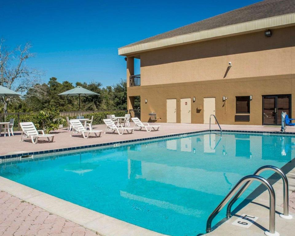 Quality Inn - Weeki Wachee - image 4