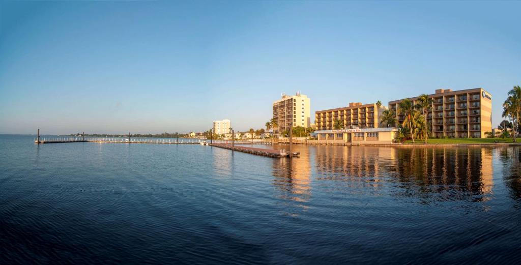 Best Western Fort Myers Waterfront - main image