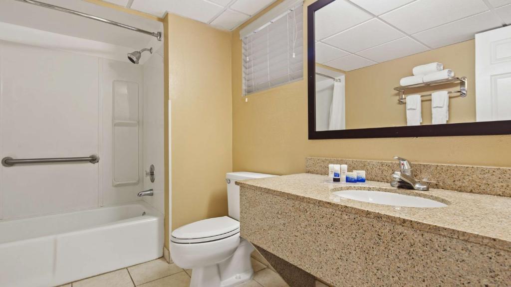 Best Western Fort Myers Waterfront - image 3