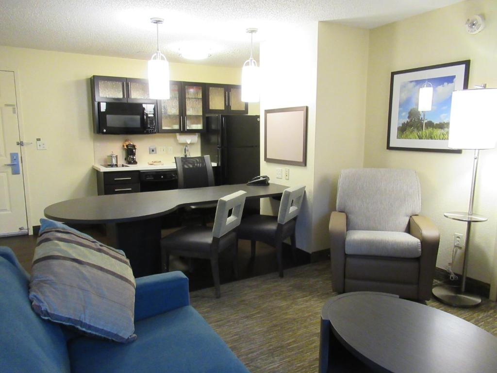 Candlewood Suites Lake Mary an IHG Hotel - image 3