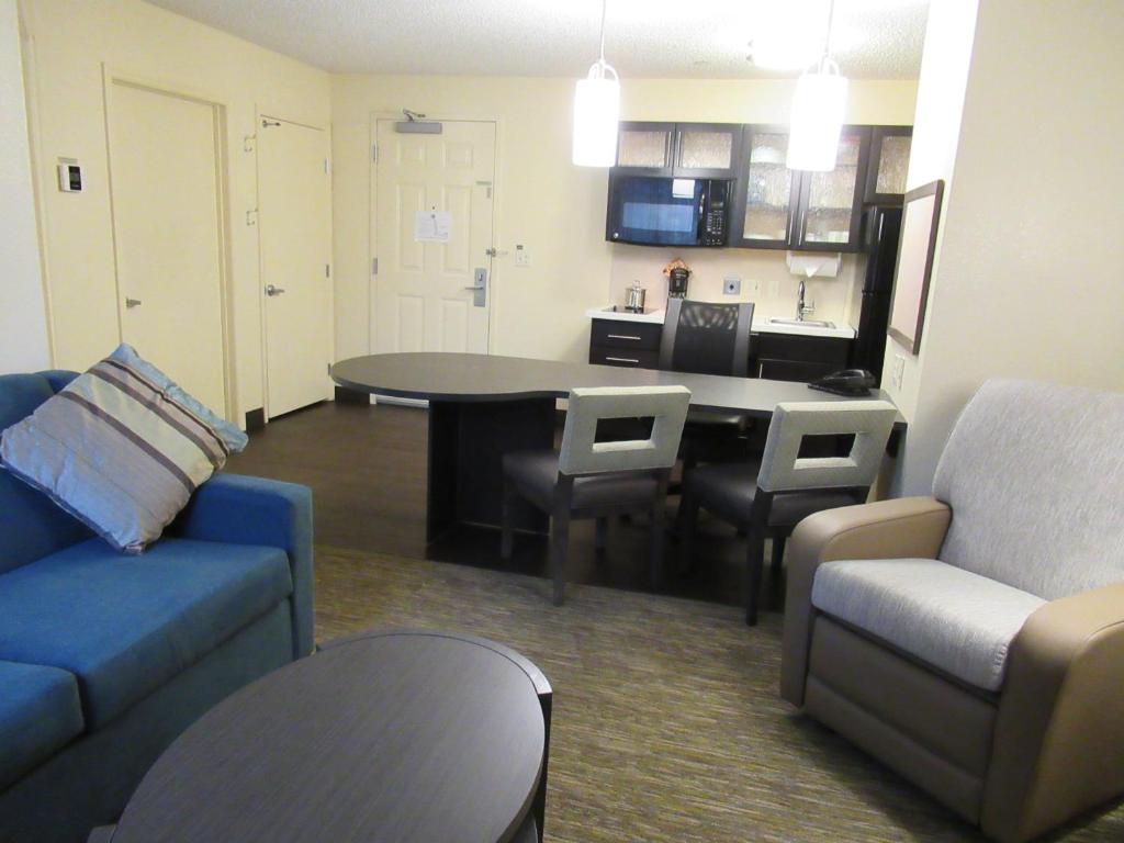 Candlewood Suites Lake Mary an IHG Hotel - image 5