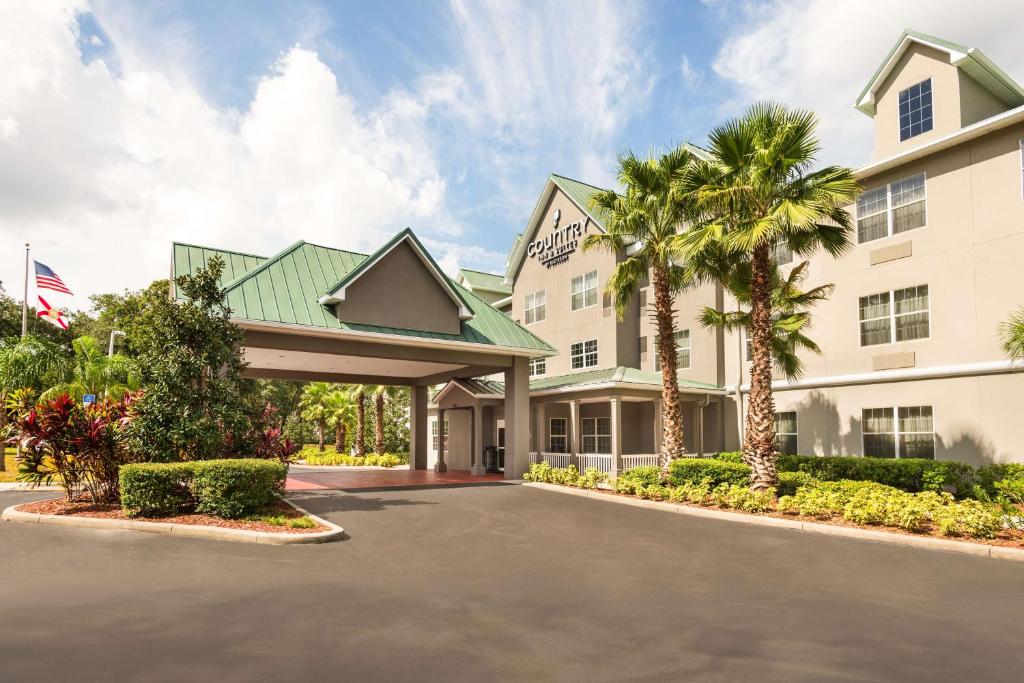 Country Inn & Suites by Radisson Tampa Casino Fairgrounds FL - main image