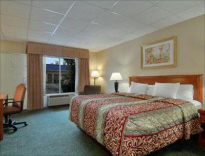 Rodeway Inn - image 5