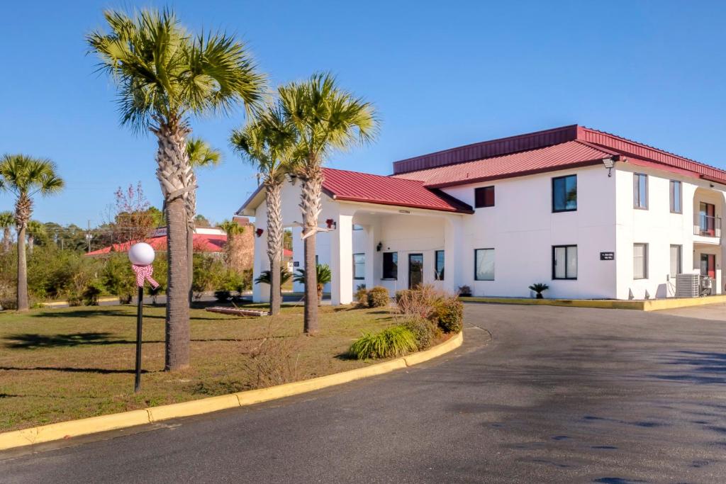 Red Roof Inn Crestview - main image