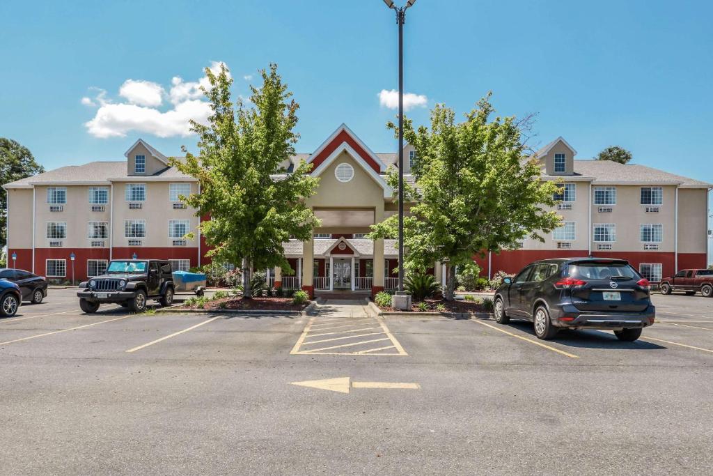 Econo Lodge Inn & Suites - Marianna - main image