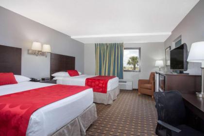 Ramada by Wyndham Davenport Orlando South - image 4