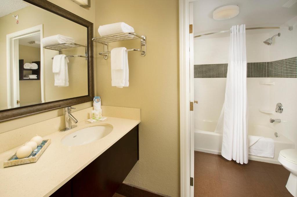 Staybridge Suites Miami Doral Area an IHG Hotel - image 3