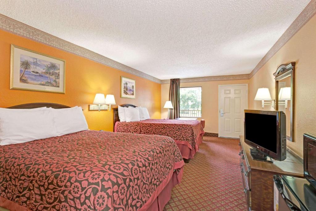 Sunset Inn Daytona Beach - image 3