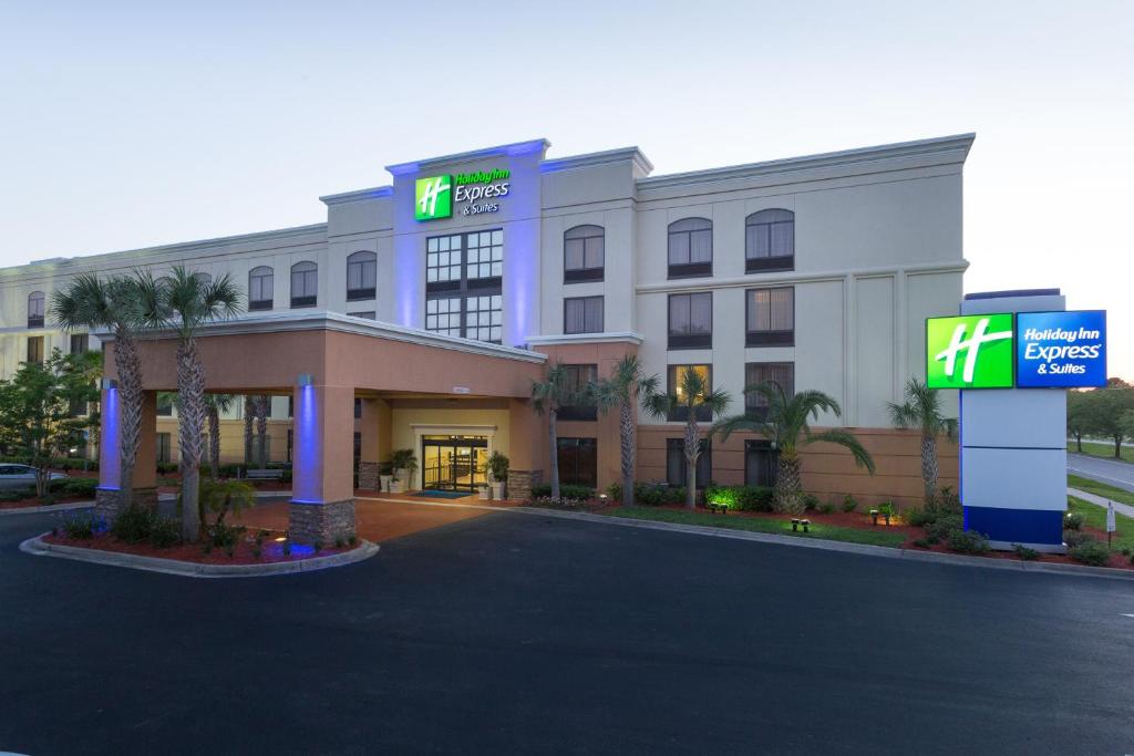 Holiday Inn Express Hotel & Suites Jacksonville Airport an IHG Hotel - main image