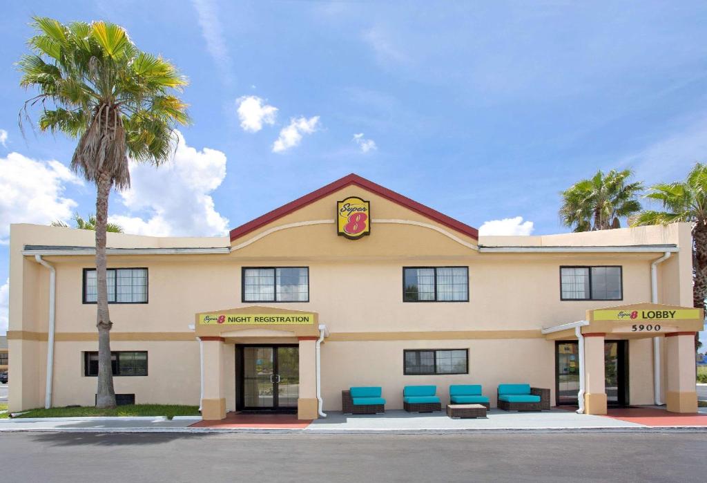 Super 8 by Wyndham Orlando International Drive - main image