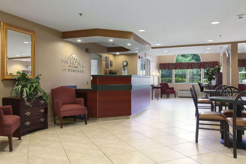 Microtel Inn & Suites Palm Coast - image 4