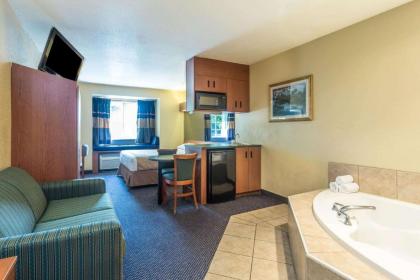 Microtel Inn and Suites Ocala - image 3