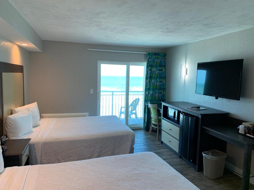 Boardwalk Inn and Suites - image 3