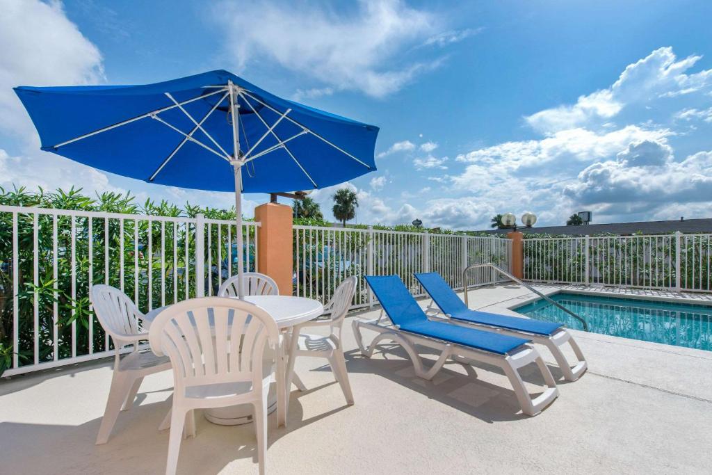 Comfort Inn Kissimmee-Lake Buena Vista South - image 4