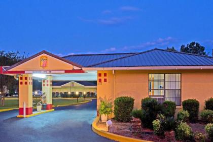 Super 8 by Wyndham Chipley Chipley Florida