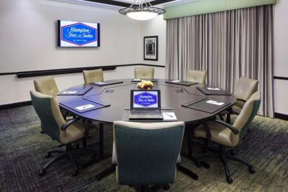 Hampton Inn Suites - Gainesville Downtown - image 3