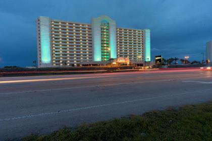 Radisson Suite Hotel Oceanfront - image 4