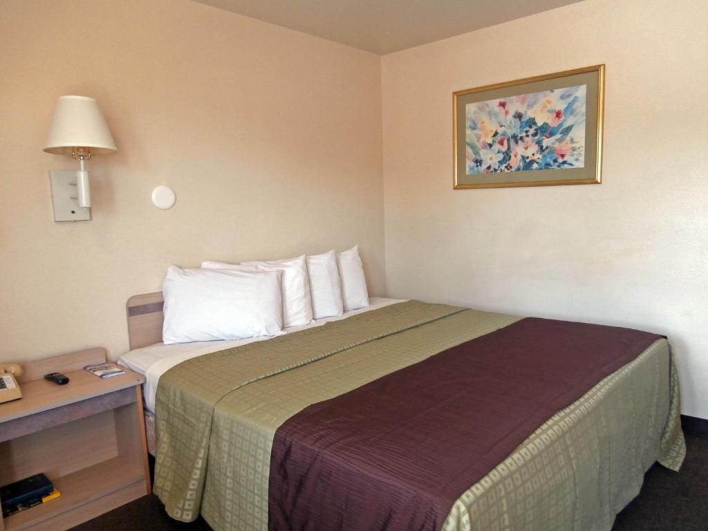 Americas Best Value Inn - Lake City - image 3