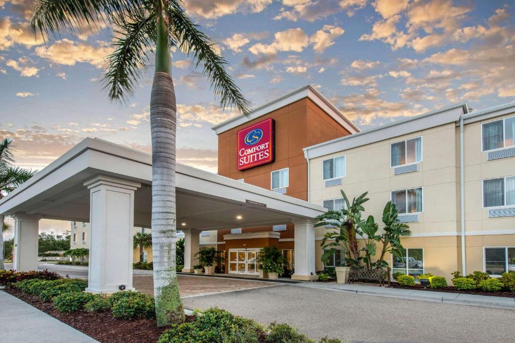 Comfort Suites Sarasota-Siesta Key - main image