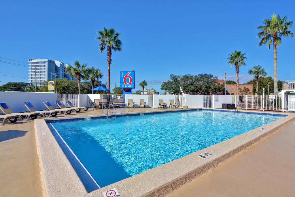 Motel 6-Destin FL - main image