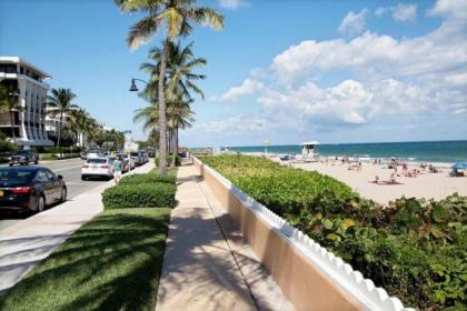 Tropical Elegant Palm Beach 2 Bedroom 2 Bathroom Suite - image 2