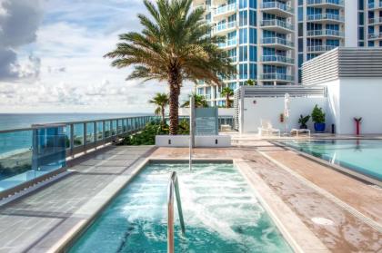 Churchill Suites Monte Carlo Miami Beach - image 3