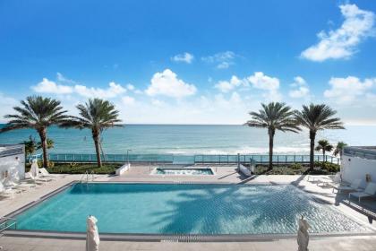 Churchill Suites Monte Carlo Miami Beach - image 4