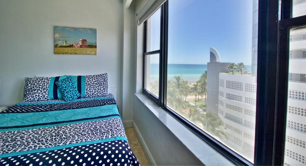 Beach Front Studio Miami Beach - image 3