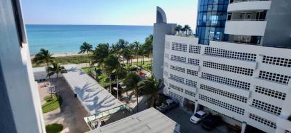 Beach Front Studio Miami Beach - image 4