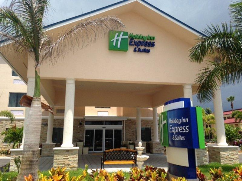 Holiday Inn Express & Suites Lantana - image 2