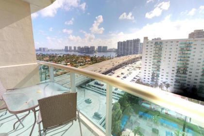 Ocean Reserve Condo by FlatsAway - image 4