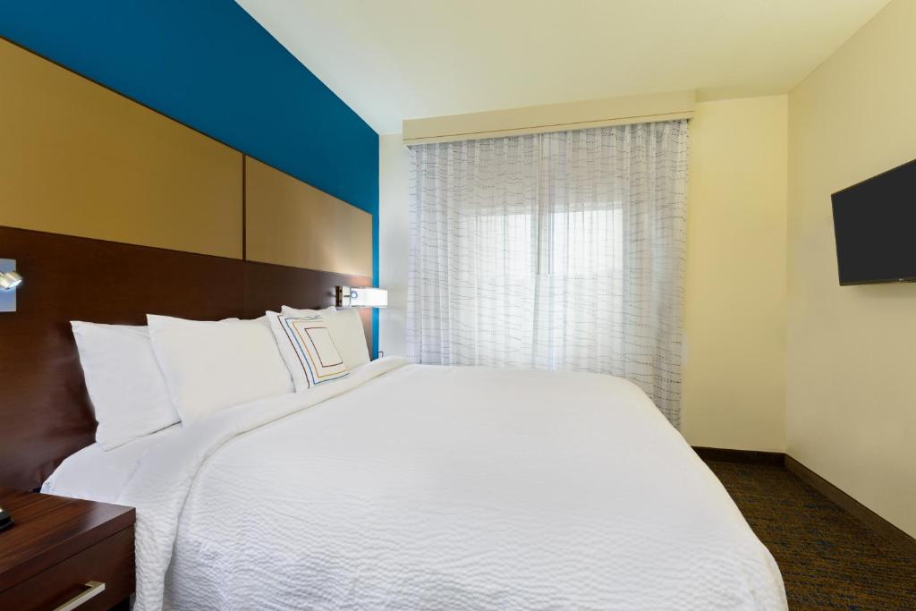 Residence Inn by Marriott Fort Myers at I-75 and Gulf Coast Town Center - image 3