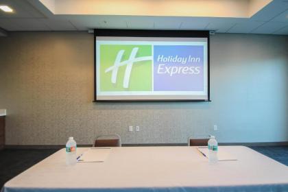 Holiday Inn Express & Suites Miami Airport East an IHG Hotel - image 2