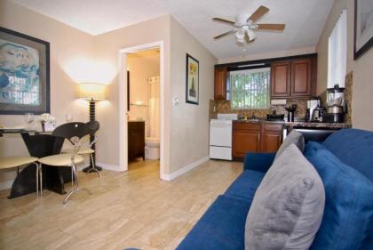 Sheridan Suites Apartments - image 5