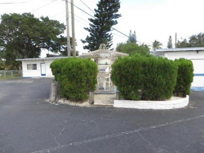 Royal Palms Motel - image 3