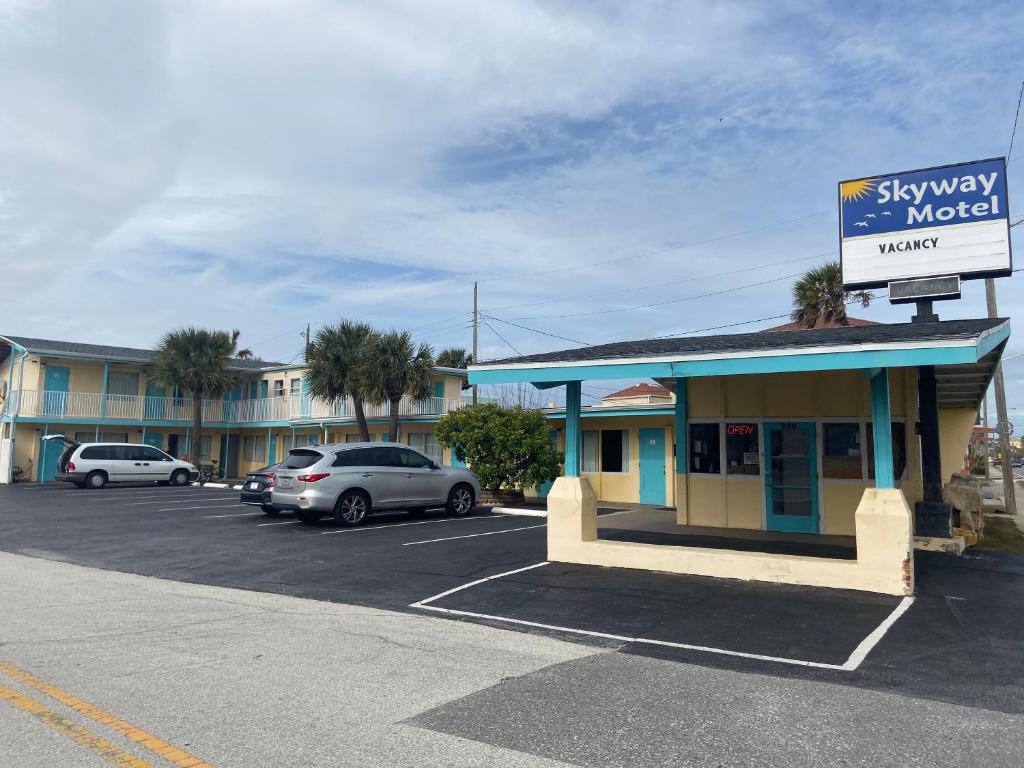 Skyway Motel - main image