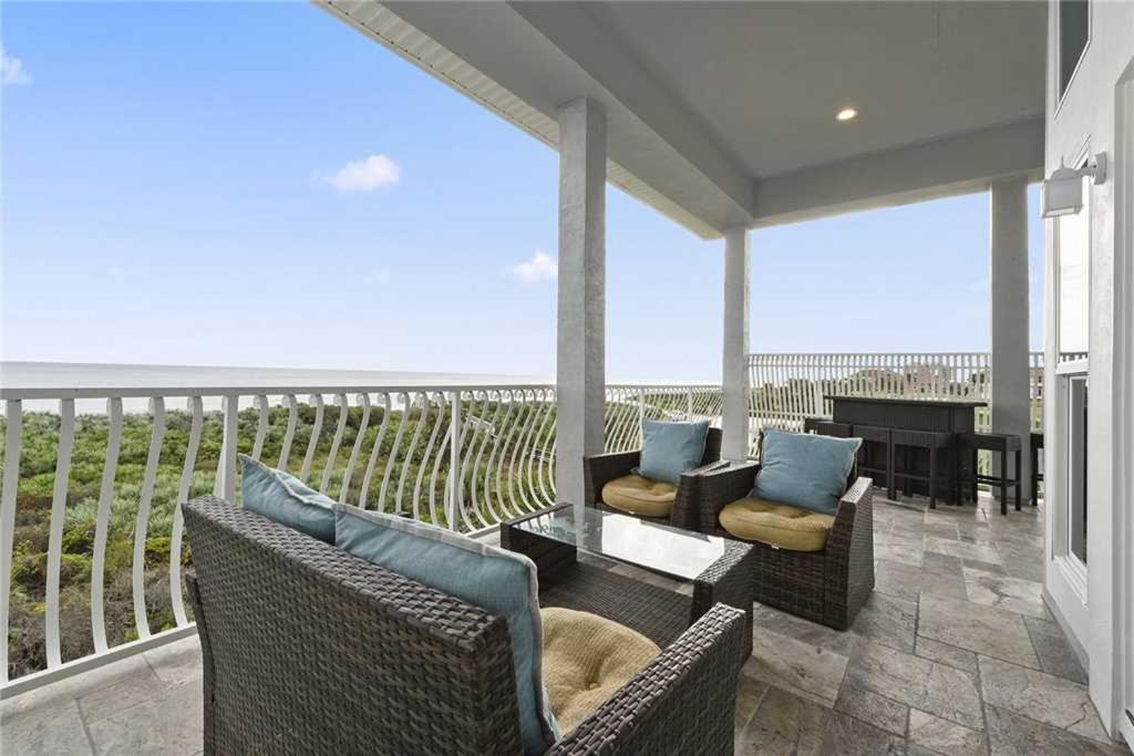 Beach Belle 4 Bedrooms Sleeps 10 Private Pool Ocean Front Elevator - image 4