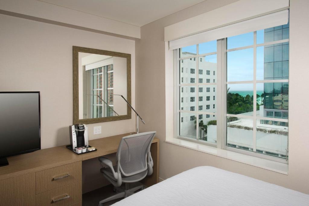 Hilton Garden Inn Miami South Beach - image 4