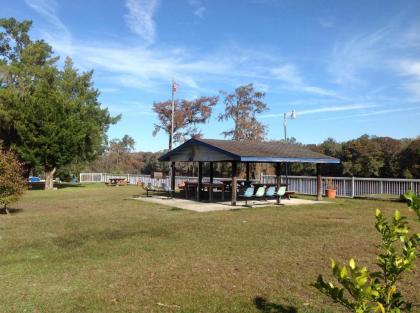 The Suwannee Gables Motel & Marina - image 1