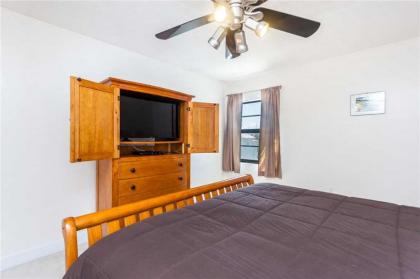 Beachcomber 301 2 Bedrooms Near Mayo Clinic Sleeps 4 Pool - image 3