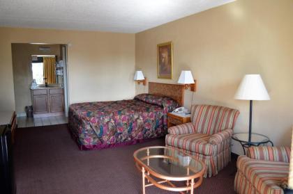 Tarpon Shores Inn - image 4