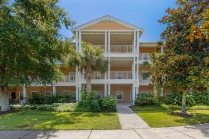 Three-Bedroom Townhome Davenport - image 2