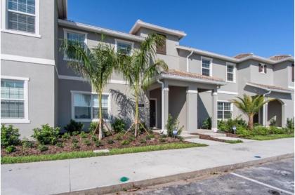 Four Bedroom townhome Davenport Florida