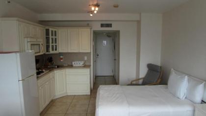 Ocean Front Casablanca Studios with FULL KITCHENS & Beach access By BL Rentals - image 2