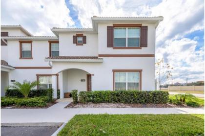 Four-Bedroom Townhome Kissimmee - image 2