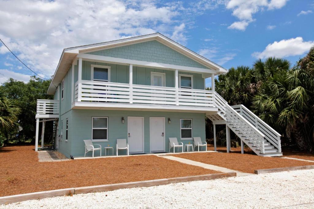 Adorable Beach Cottages by Panhandle Getaways - main image