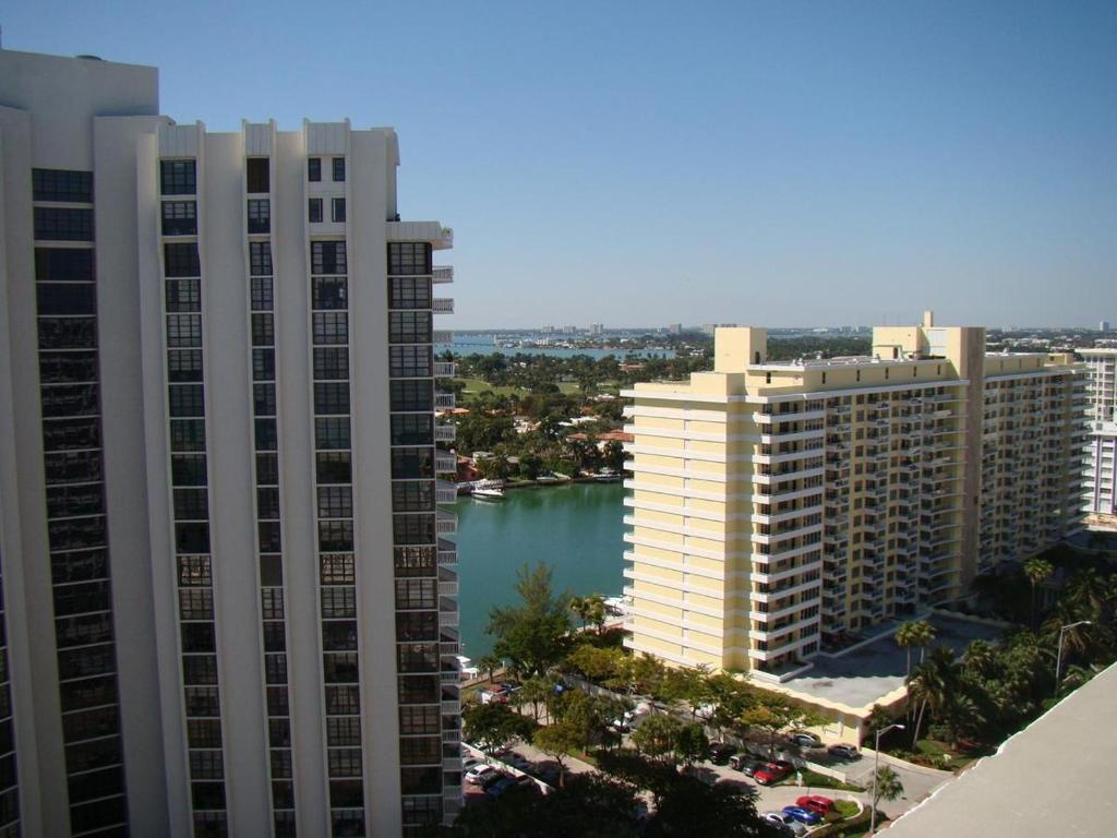 Castle Beach Club Apartments - image 5