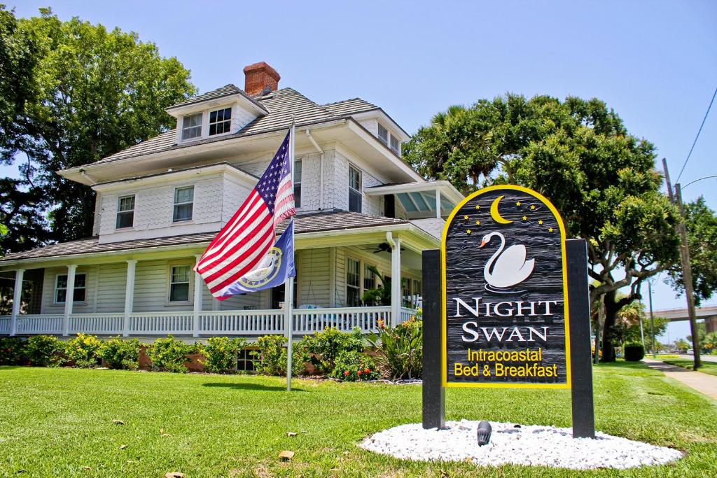 Night Swan Intracoastal Bed and Breakfast - main image