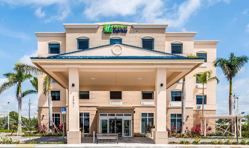 Holiday Inn Express & Suites Boynton Beach West - image 3